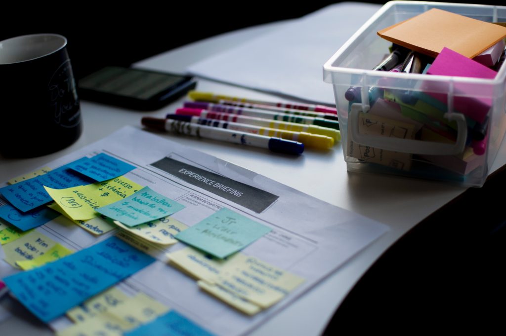 felipe-furtado-2zDXqgTzEFE-unsplash | upcoach coaching platform How Can You Create a Group Coaching Program?