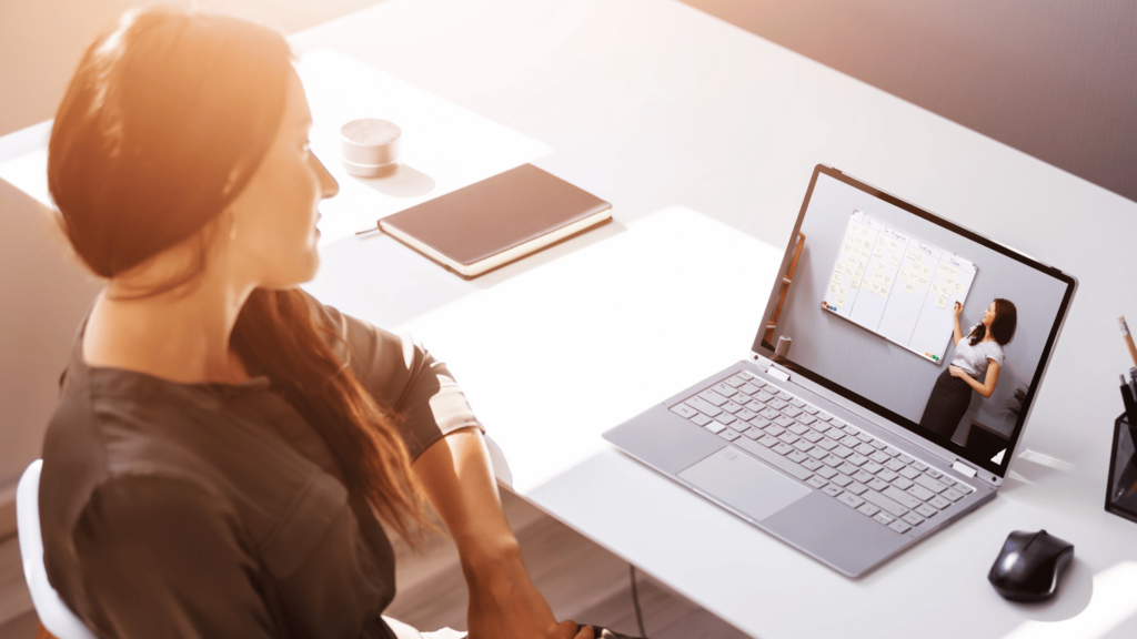 2 | upcoach coaching platform Coaching clients interacting